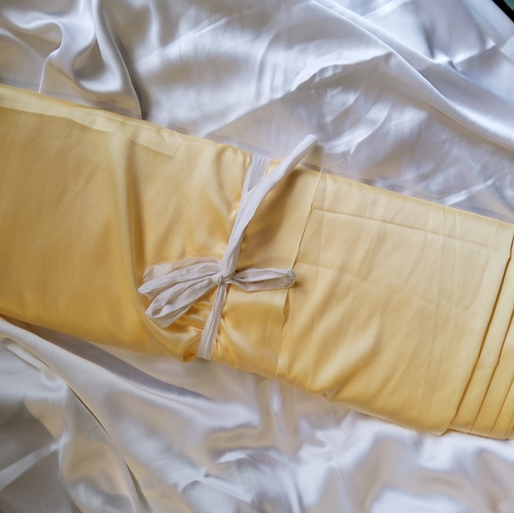 Satin fabric (Sunshine yellow, 3m)